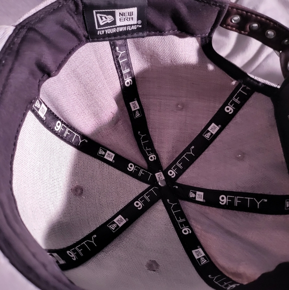 CHICAGO BULLS LEATHER STRAP AND BRIM HAT BRAND NEW - Picture 5 of 7